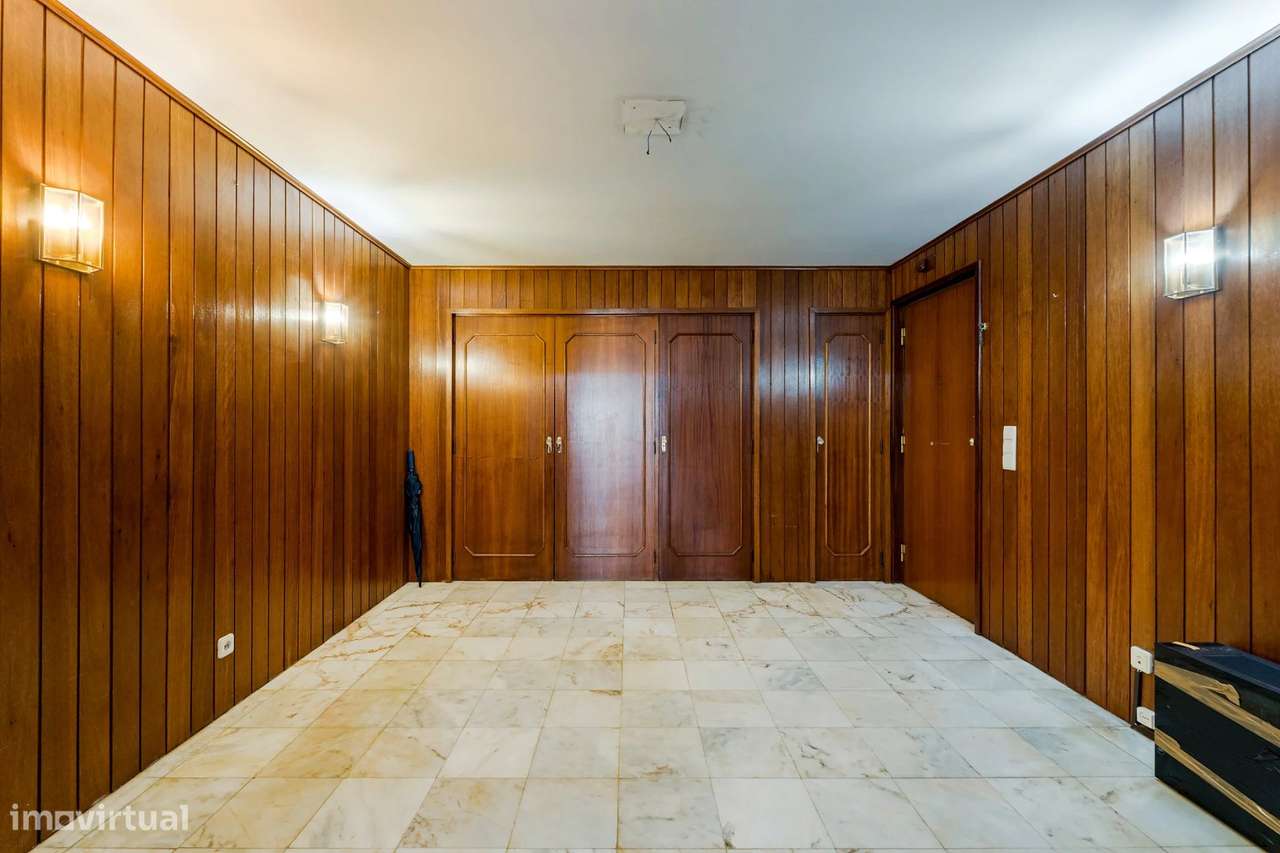 Apartamento Histórico: Luxo e Conforto no Coração do Porto - Grande imagem: 3/28