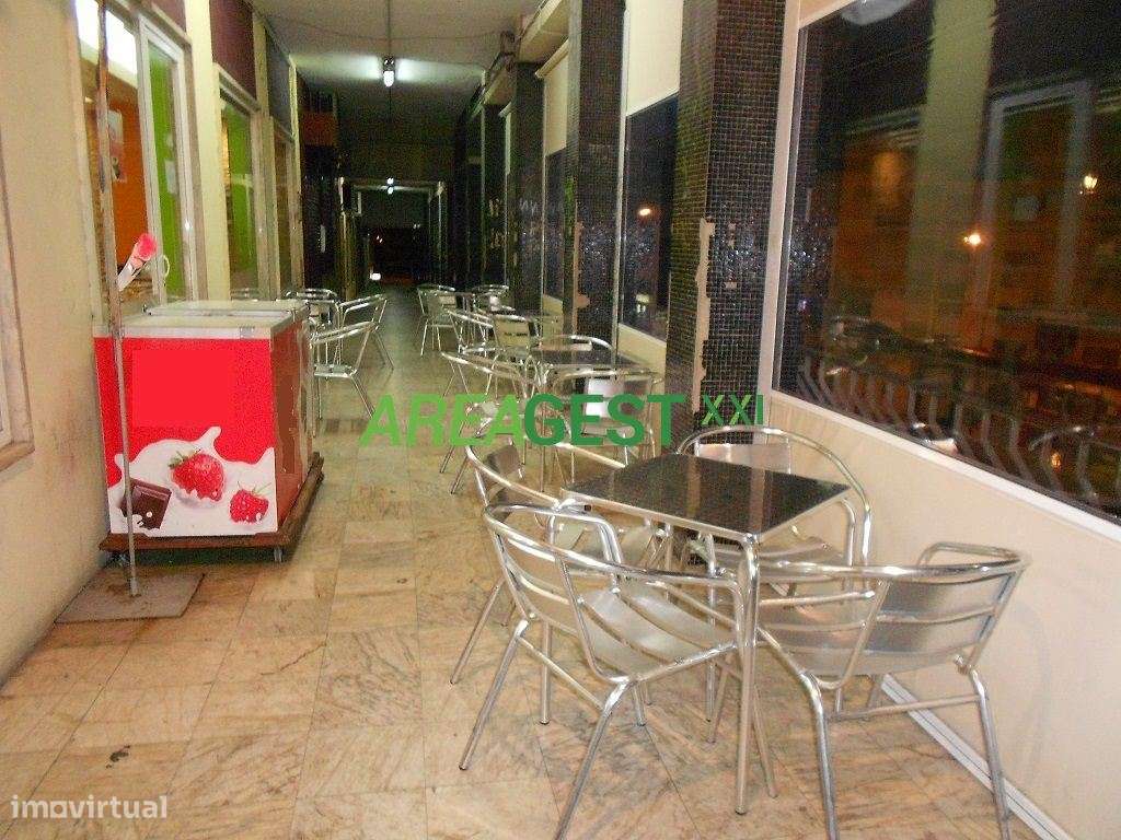 Loja para venda com rendimento, em Santa Iria da Azóia, Loures-7
