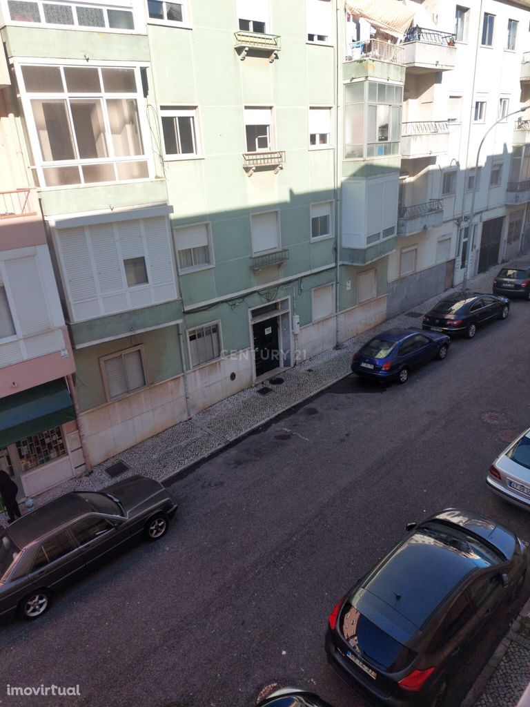 Apartamento T3 na Mina Amadora