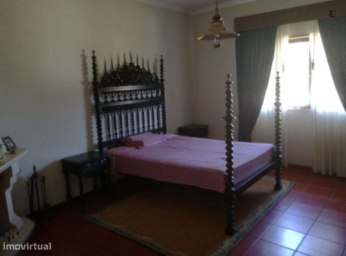 Quarto - localizado em São Martinho de Bispo Coimbra - Grande imagem: 2/10