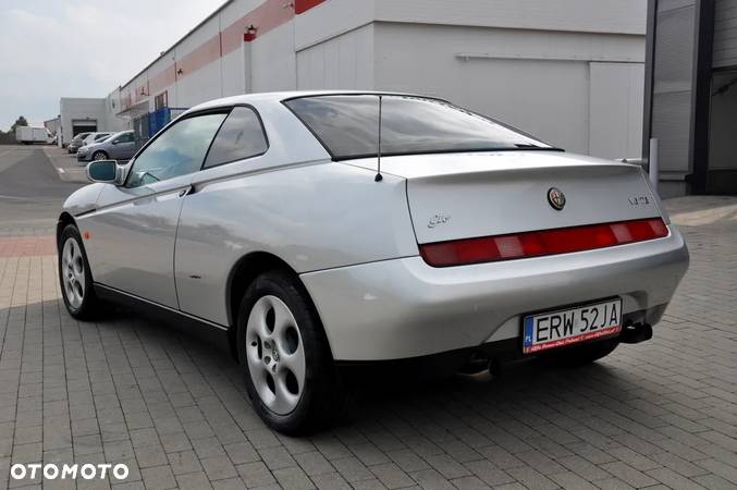 Alfa Romeo GTV 2.0 V6 Turbo - 12