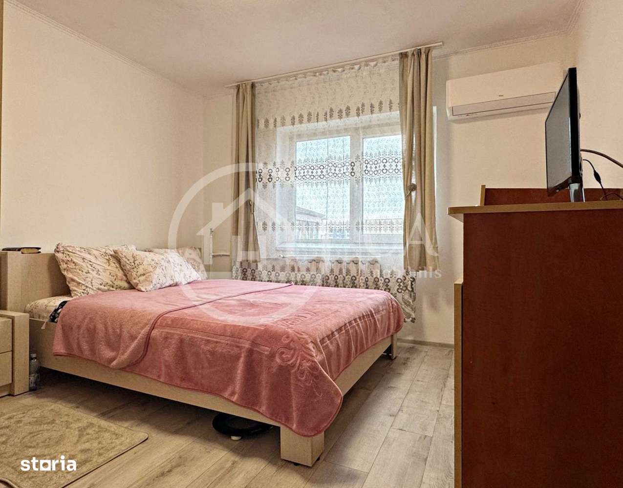 Apartament cu 3 camere de vanzare Str. Banatului Zona  Velenta, Oradea - Imagine principală: 1/14