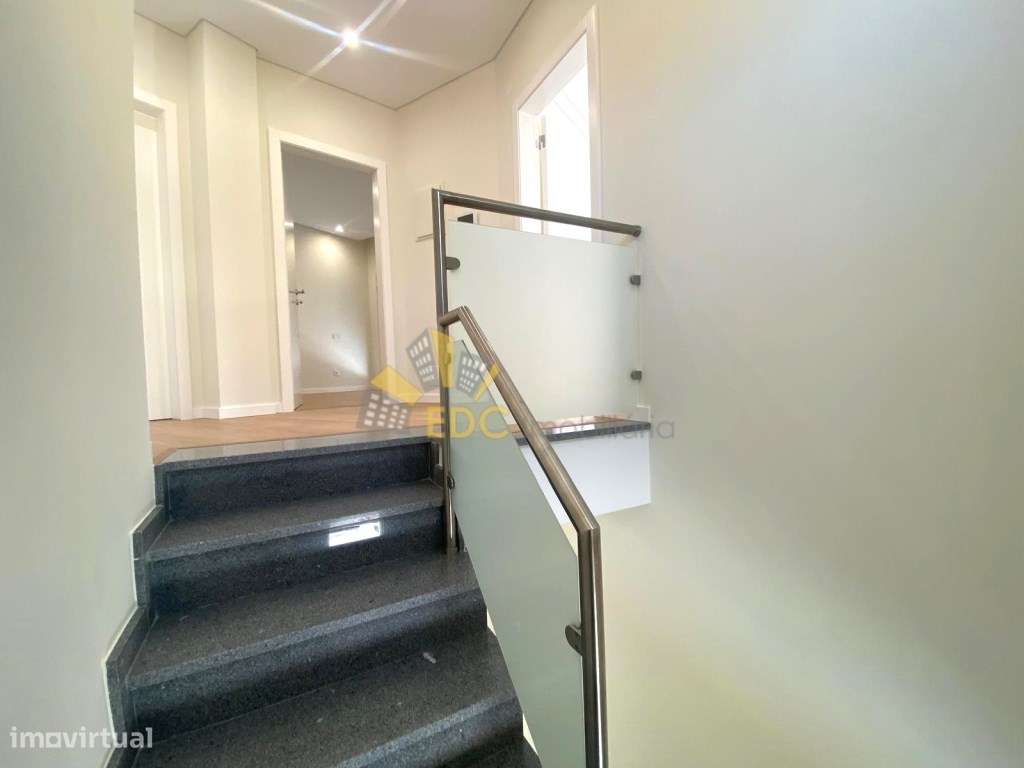 OFERTA ESCRITURA NOTARIAL| Moradia T3+1 | Construção Nova | Localiz...-28