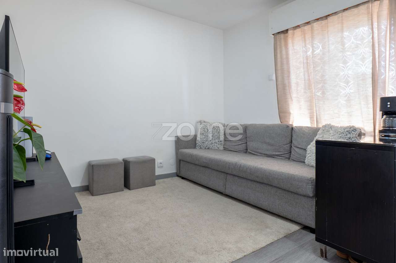 Apartamento T1+1 à venda Monte Abraão-9