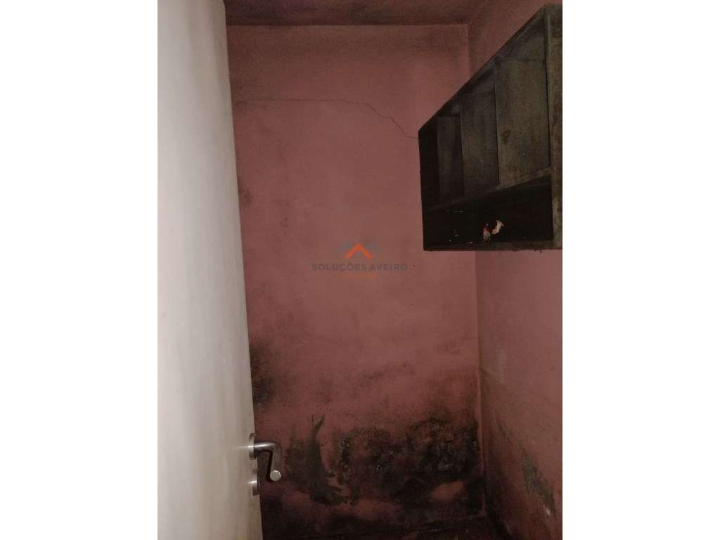 Moradia T4 com Espaço Comercial-43