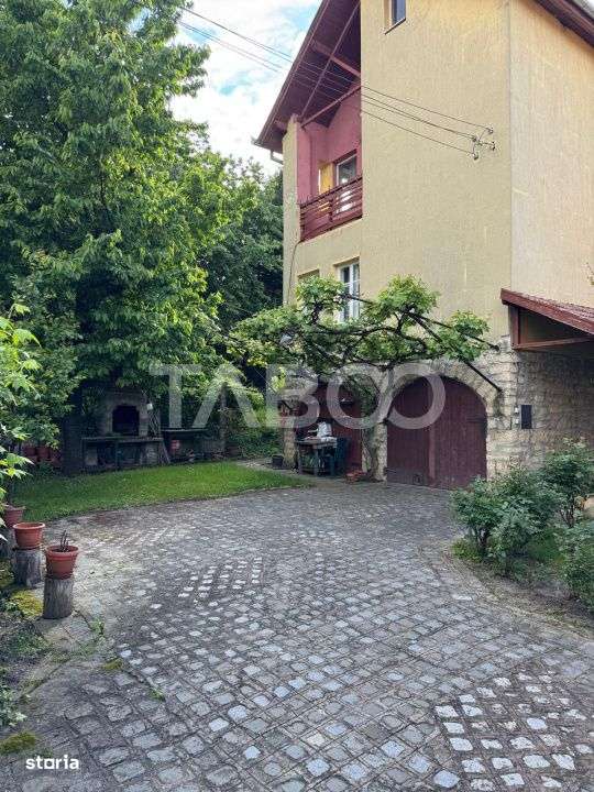 De vanzare casa individuala cu garaj cartierul Andrei Muresanu - Imagine principală: 2/19