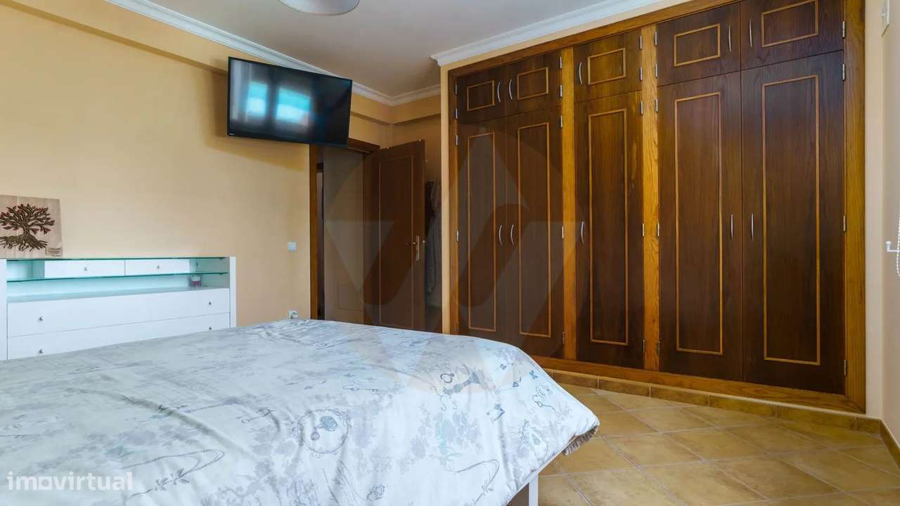 Moradia T4 com Piscina-15