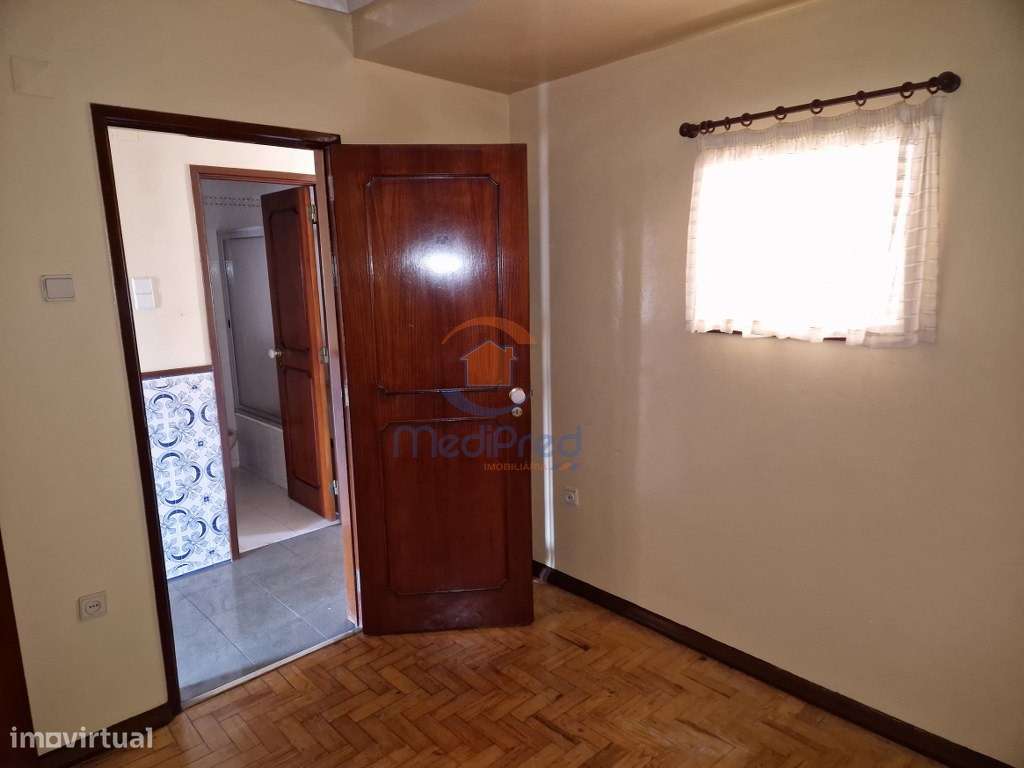 Apartamento T2 remodelado - Pontinha-21
