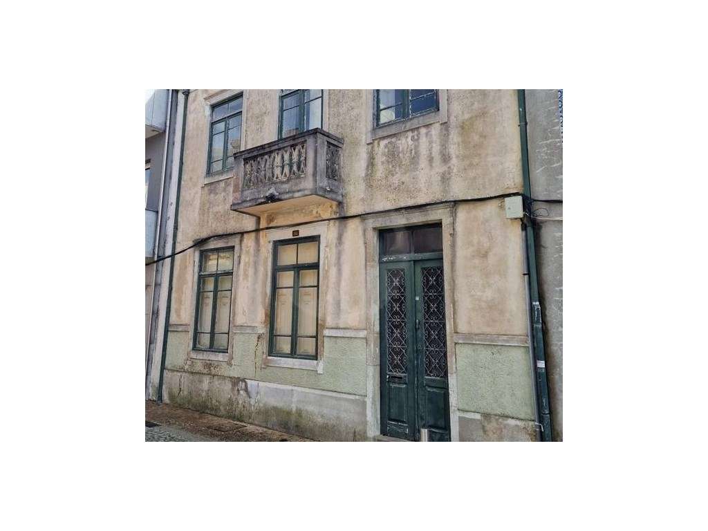 Moradia Para Restauro Em Pleno Centro Povoa De Varzim