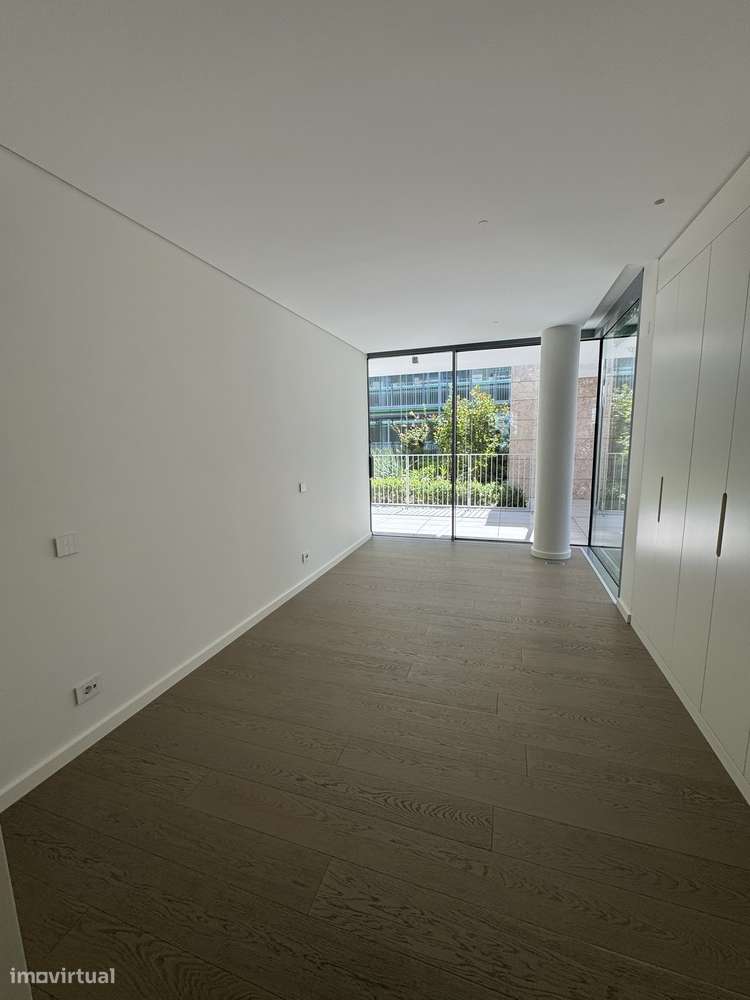 Exclusivo T4 no Prata Riverside Village-19