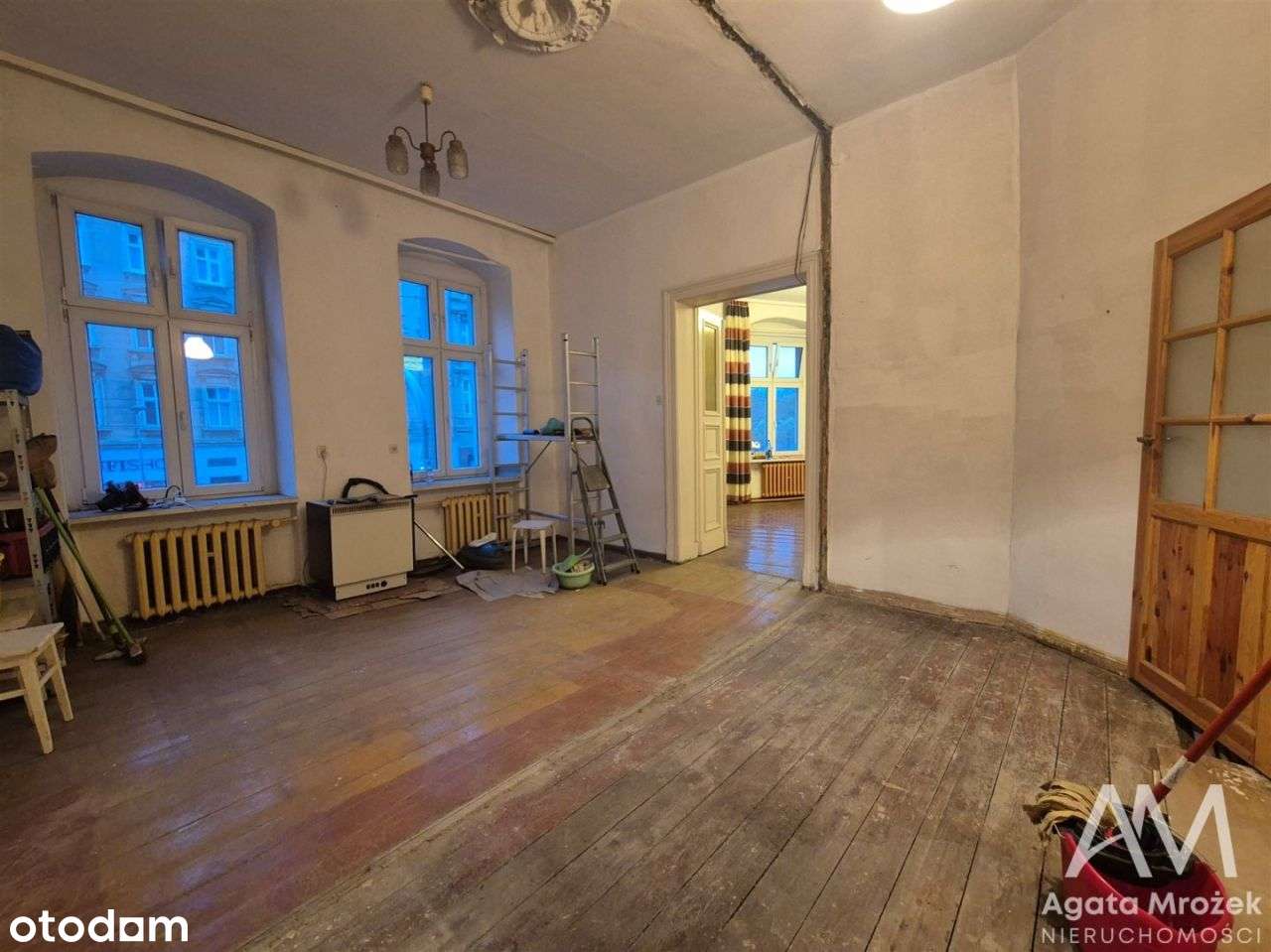 Piękna kamienica,mieszkanie z ogromnym potencjałem-15