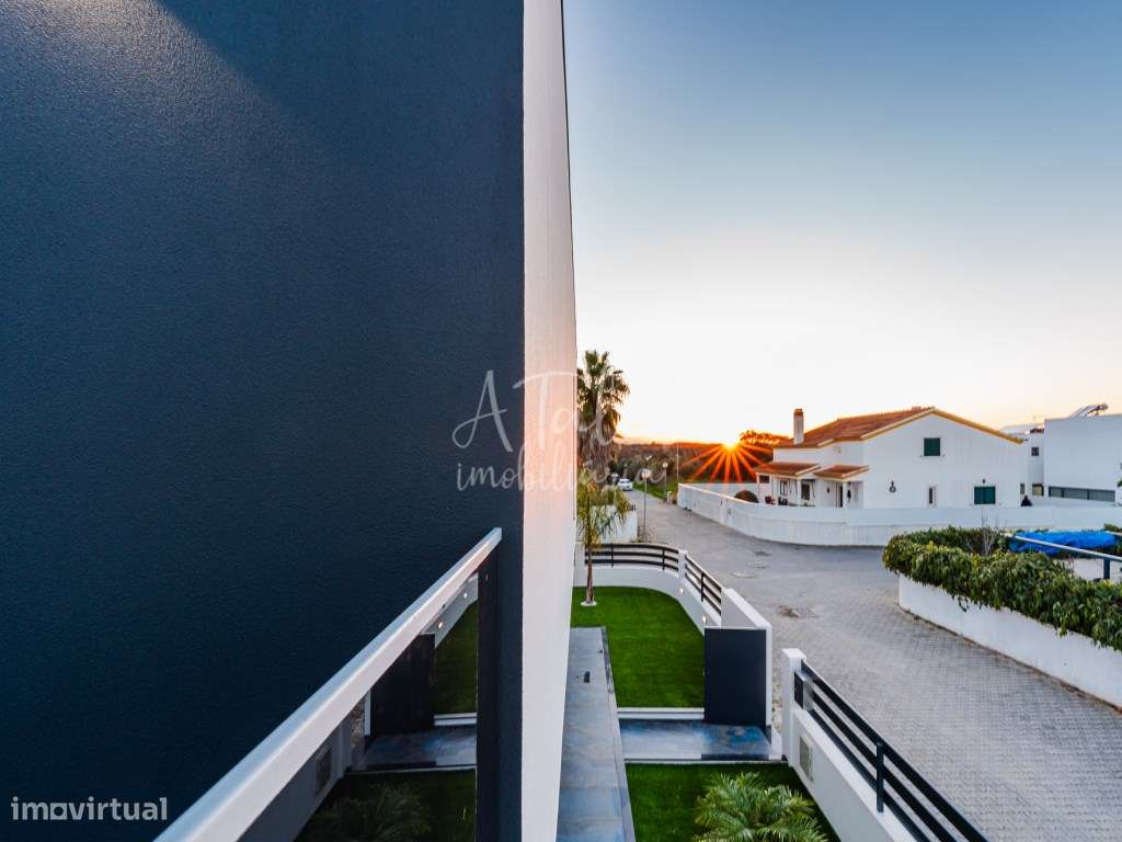 Moradia V4 com piscina em Azeitão-9