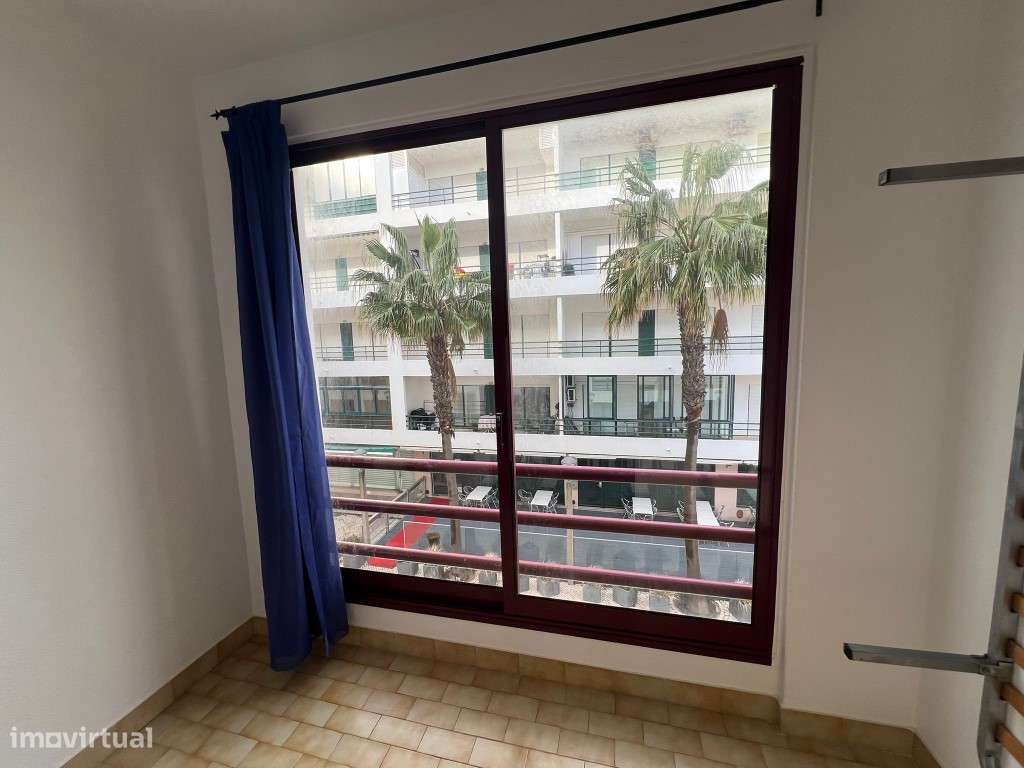 Apartamento T2 primeira linha lateral de mar em Quarteira - Oportun...-22