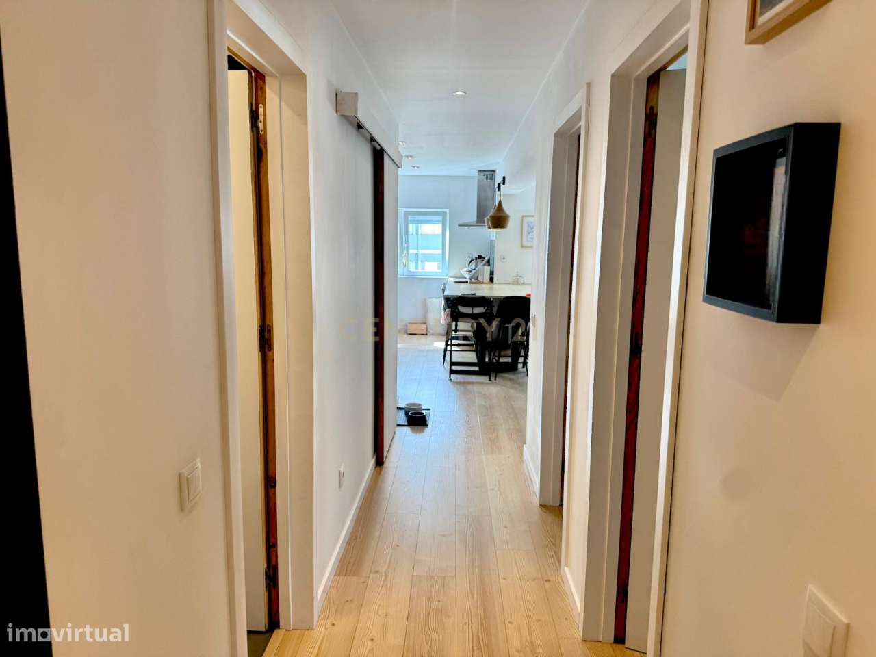 Apartamento T2 Totalmente Renovado em Massamá-18