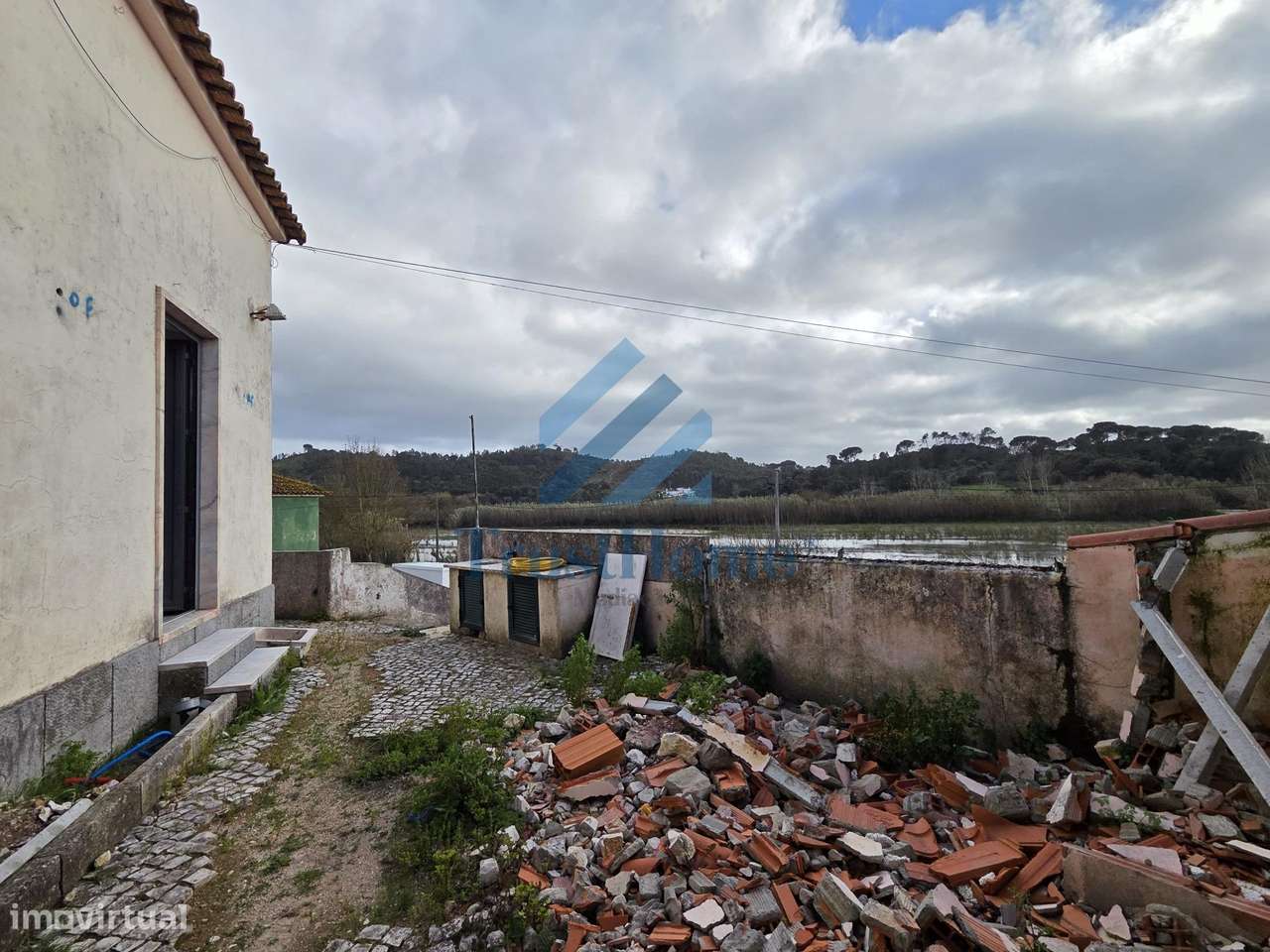 V4 para remodelação em São João da Ribeira a 13 Km de Rio Maior-14