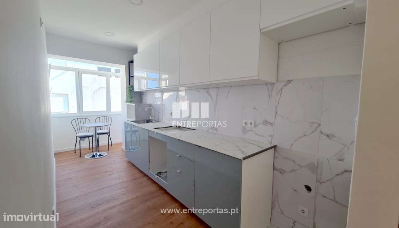 Venda de Apartamento T2 Renovado, Centro da Cidade, Viana do Castelo. - Grande imagem: 2/29