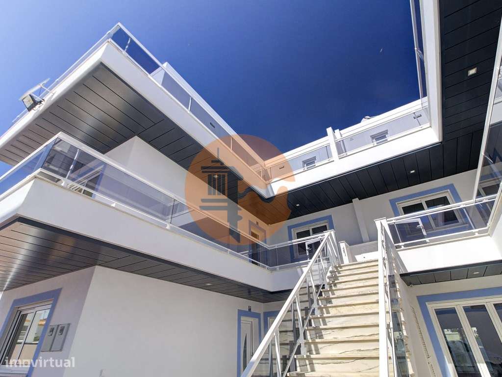 T1+3 Duplex com Garagem e Acesso Direto à Praia - Manta Rota - Grande imagem: 3/85