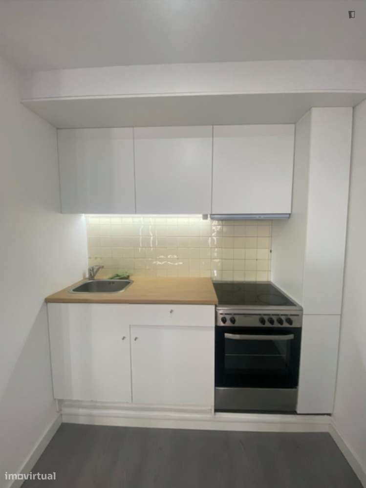 Estúdio - localizado em Matosinhos Porto - Grande imagem: 4/10