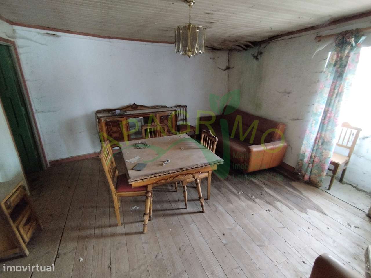 Moradia para reconstrução no centro de Penedono-9