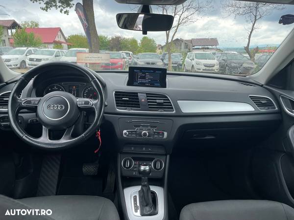 Audi Q3 2.0 TDI S tronic sport - 6