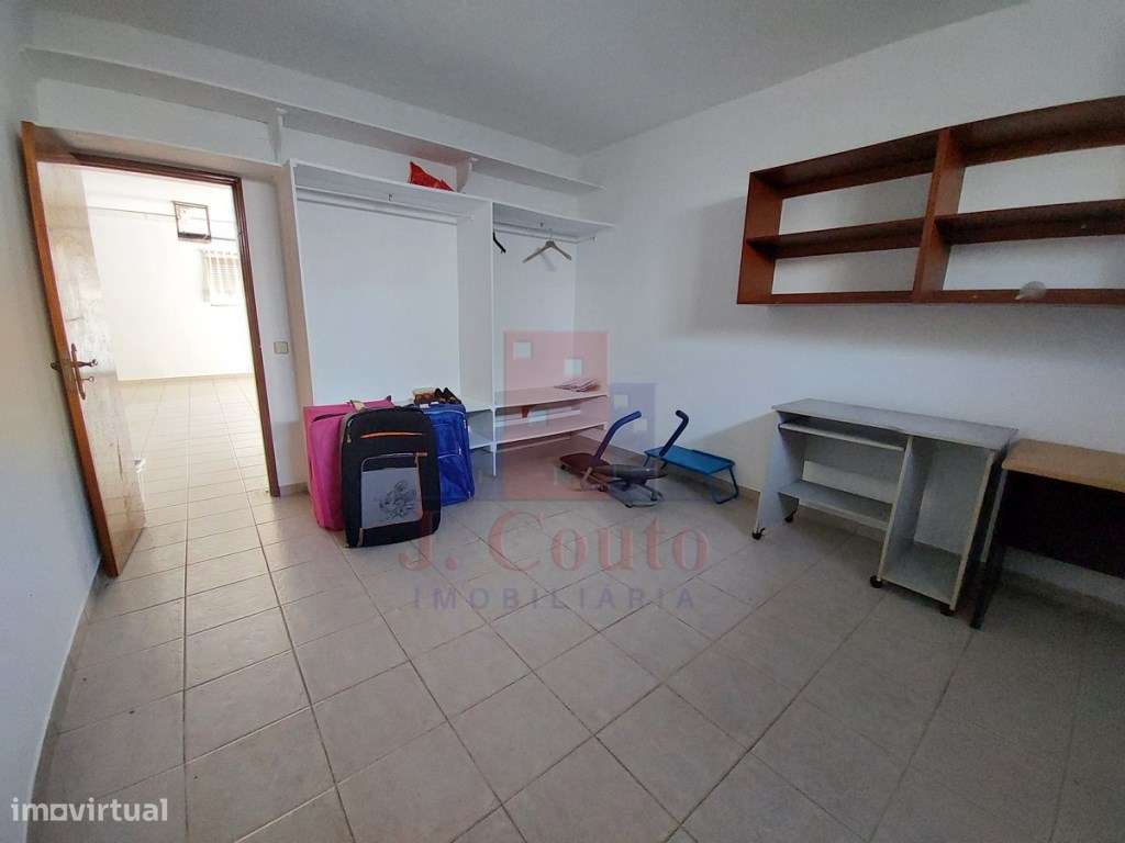 Prédio com 7 apartamentos no centro de Caldas da Rainha-34