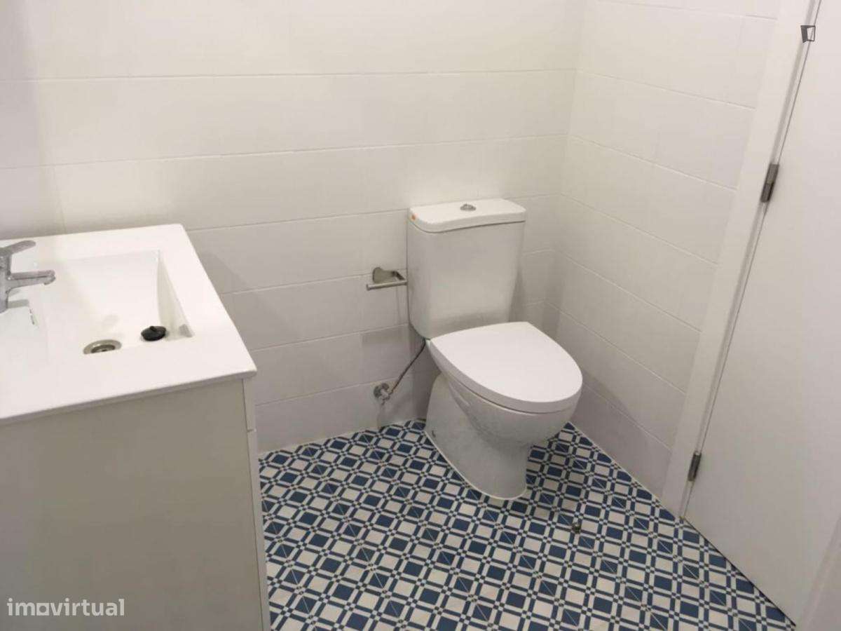 Quarto - localizado em Setubal - Grande imagem: 2/6