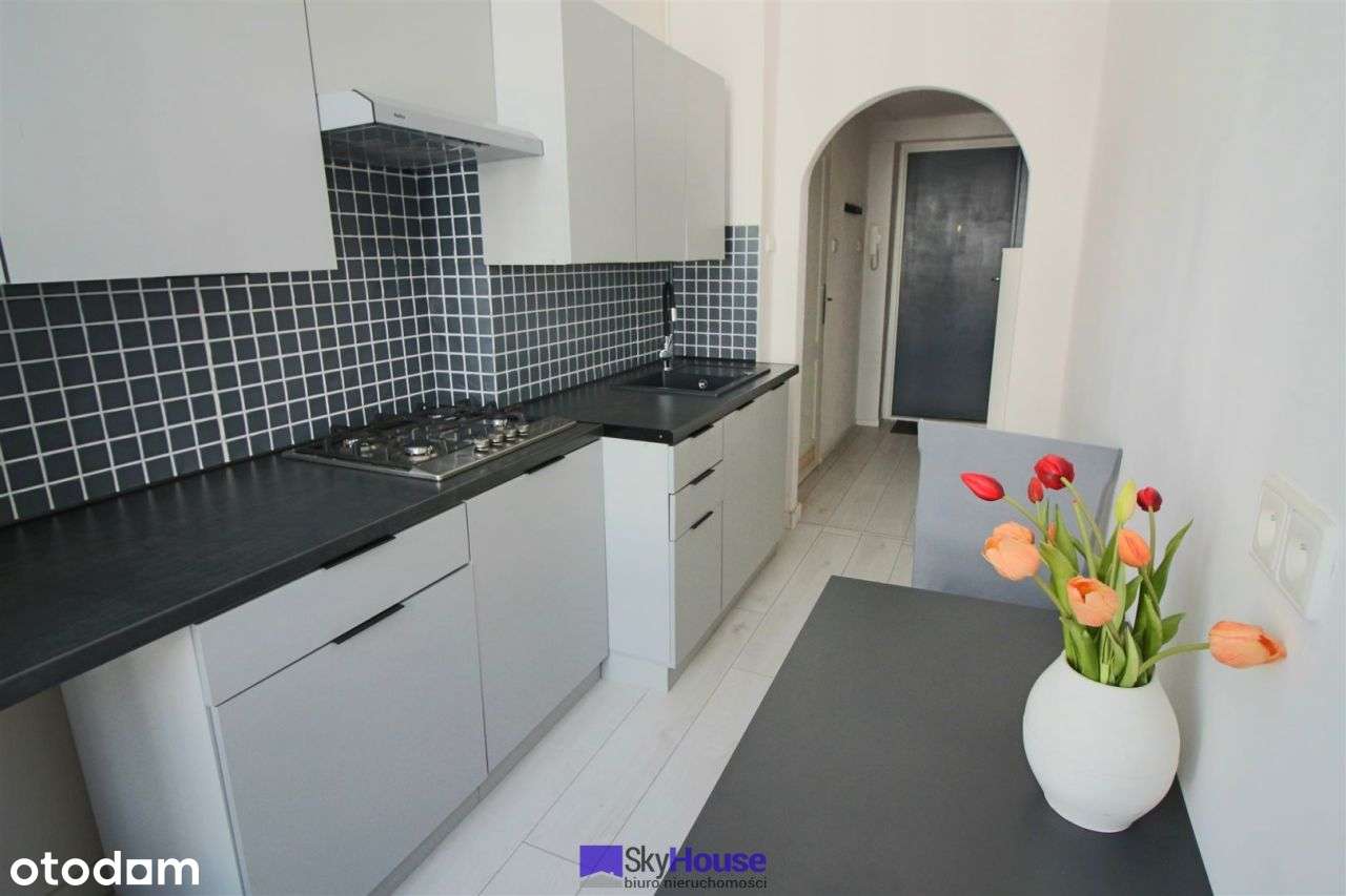 Mieszkanie z balkonem w przedwojennej kamienicy-1