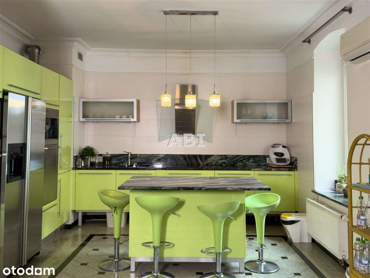 Klimatyczna w pełni wykończona kamienica w centrum-13