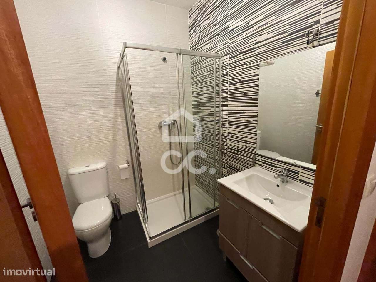 Moradia T2+1 Renovada em Campanhã-9