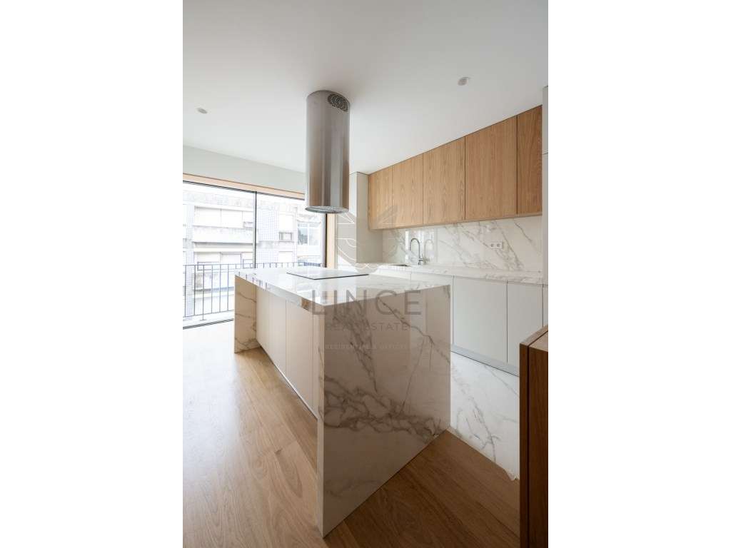 Apartamento T3 duplex no centro da cidade com varanda-3