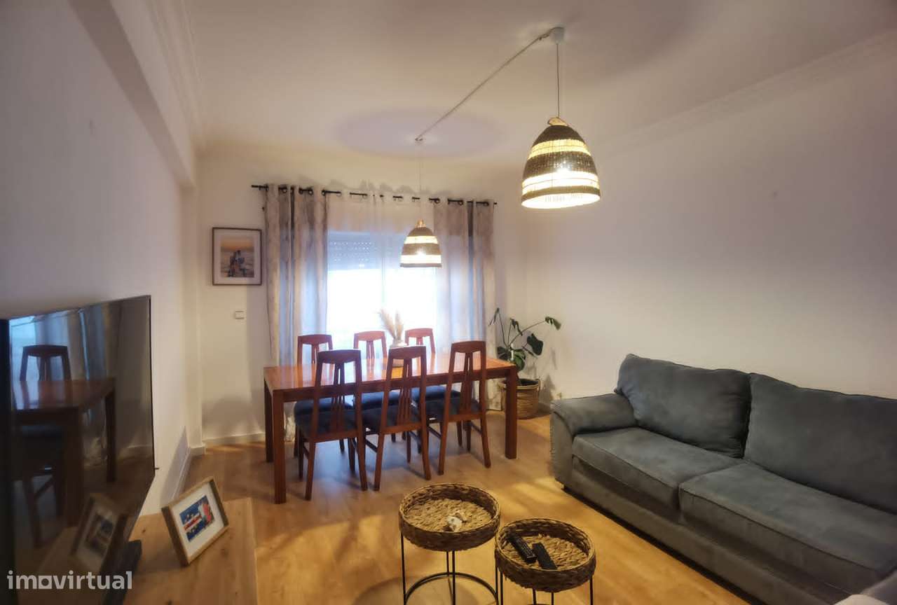 Apartamento T2 Renovado Almada-5