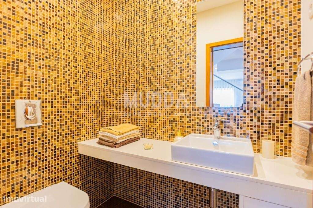 Excelente moradia geminada T4 em Santa Maria da Feira-41