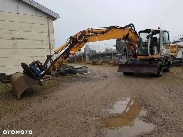 Liebherr A 900 C - 1