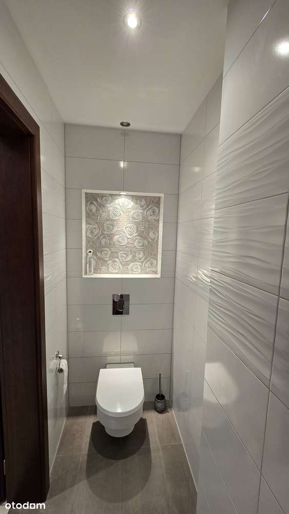 Wyjątkowy dom w atrakcyjnej lokalizacji – komfort, spokój i natura!-9