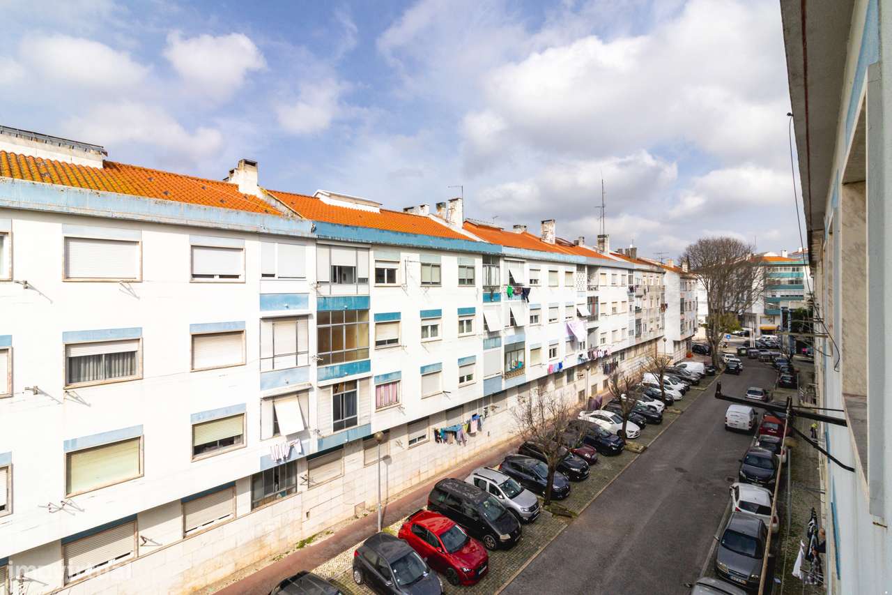 APARTAMENTO T3 | C/ ARRECADAÇÃO | ODIVELAS-29