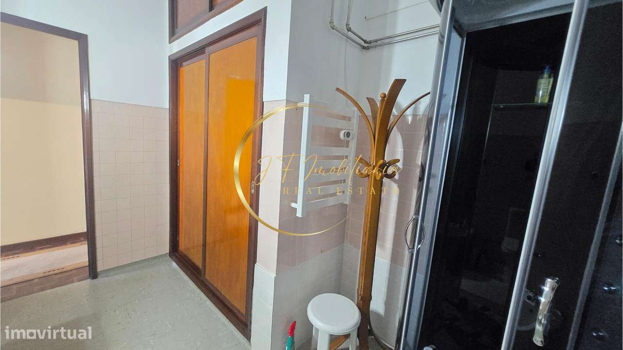 Moradia Geminada T4 com armazem-27