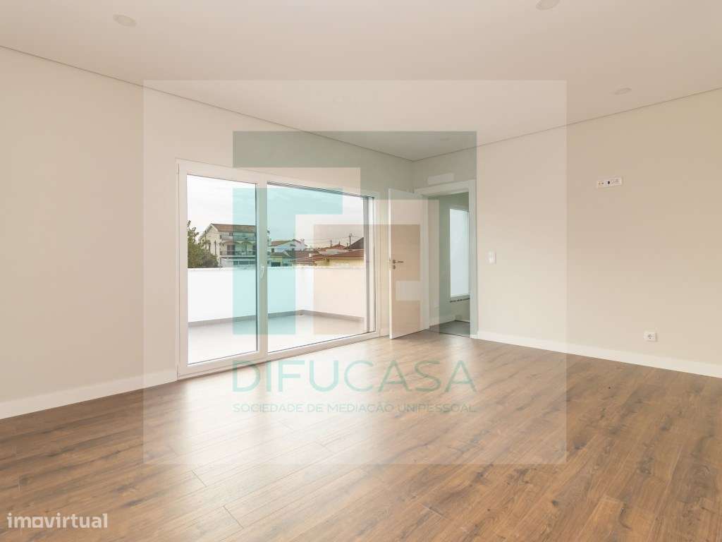 R128 Moradia T6 Azeitão-31