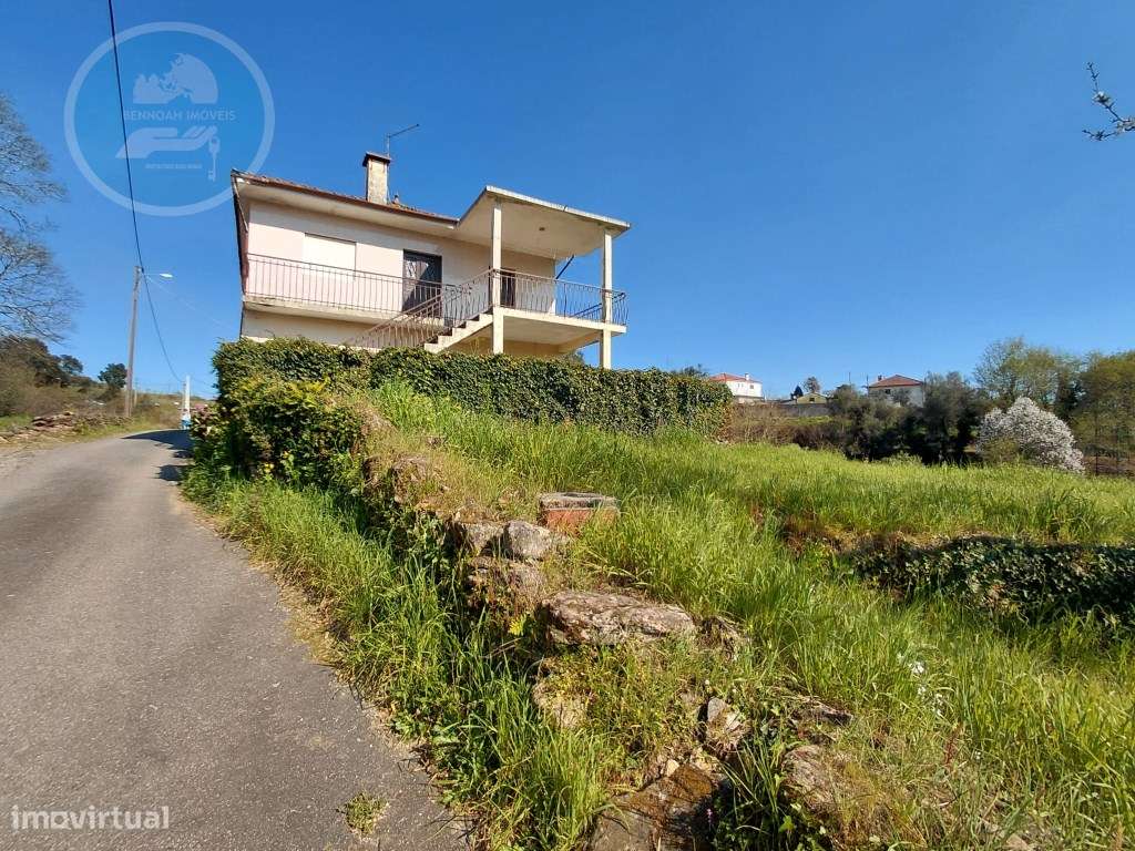 Casa Geminada T3 com Terreno Outerinho, Cabeceiras de Basto-5