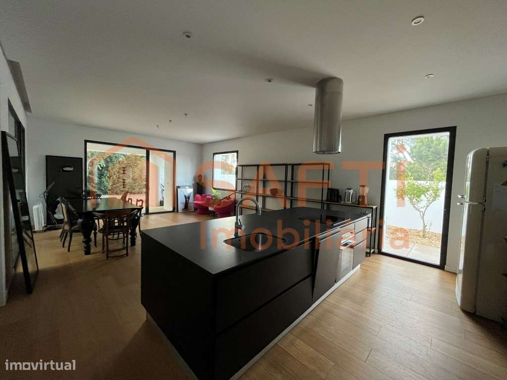 Moradia moderna térrea em Palmela, a menos de meia hora de Lisboa - Grande imagem: 4/34