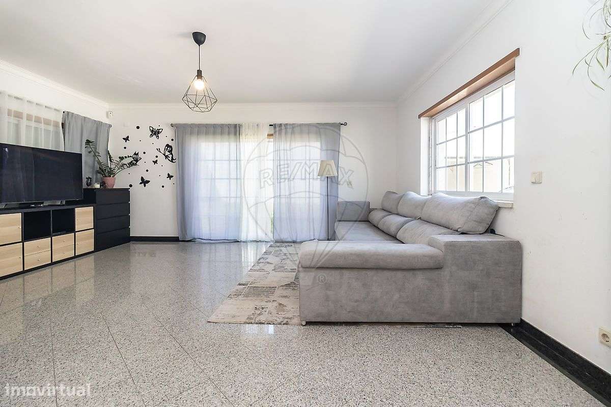 Moradia T4 com 570 m² de Terreno em São João das Lampas-7