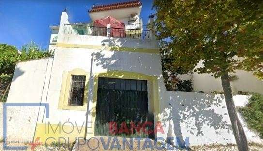 Moradia T2, (parte indivisa correspondente a 50%), em banda, no Bai... - Grande imagem: 5/8