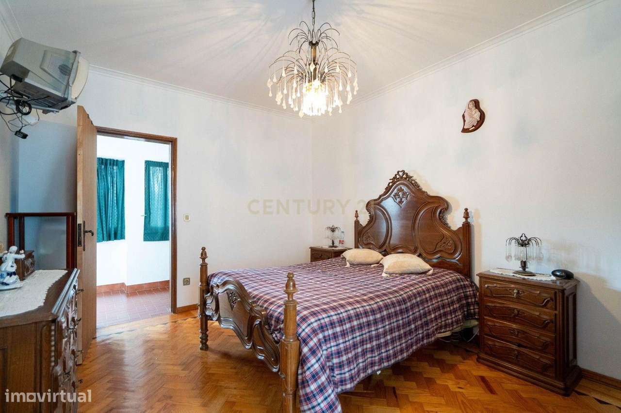 Moradia T3 + 1, com Terreno, em Vila Nova de Poiares-11