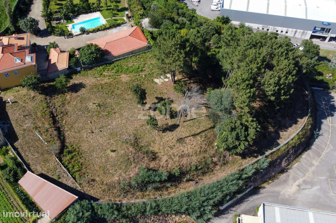 Terreno Rústico em Vilar do Andorinho VN Gaia com 3921Metros 2 - Grande imagem: 2/20