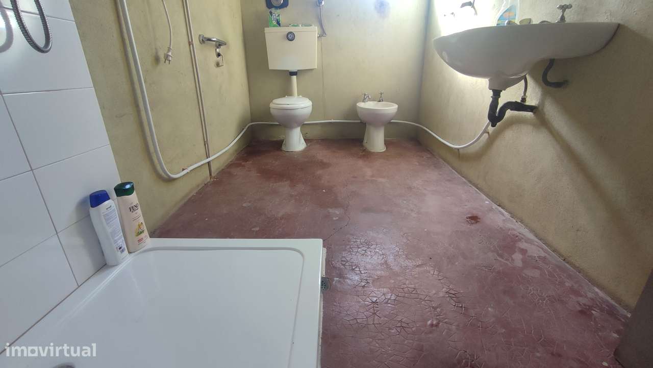 Moradia individual, com terreno, em Rendufe, Amares-12
