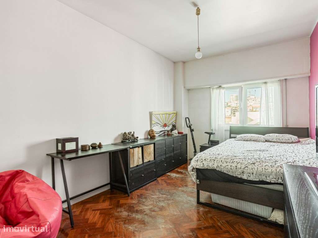 Excelente Apartamento T4 em MIraflores-28