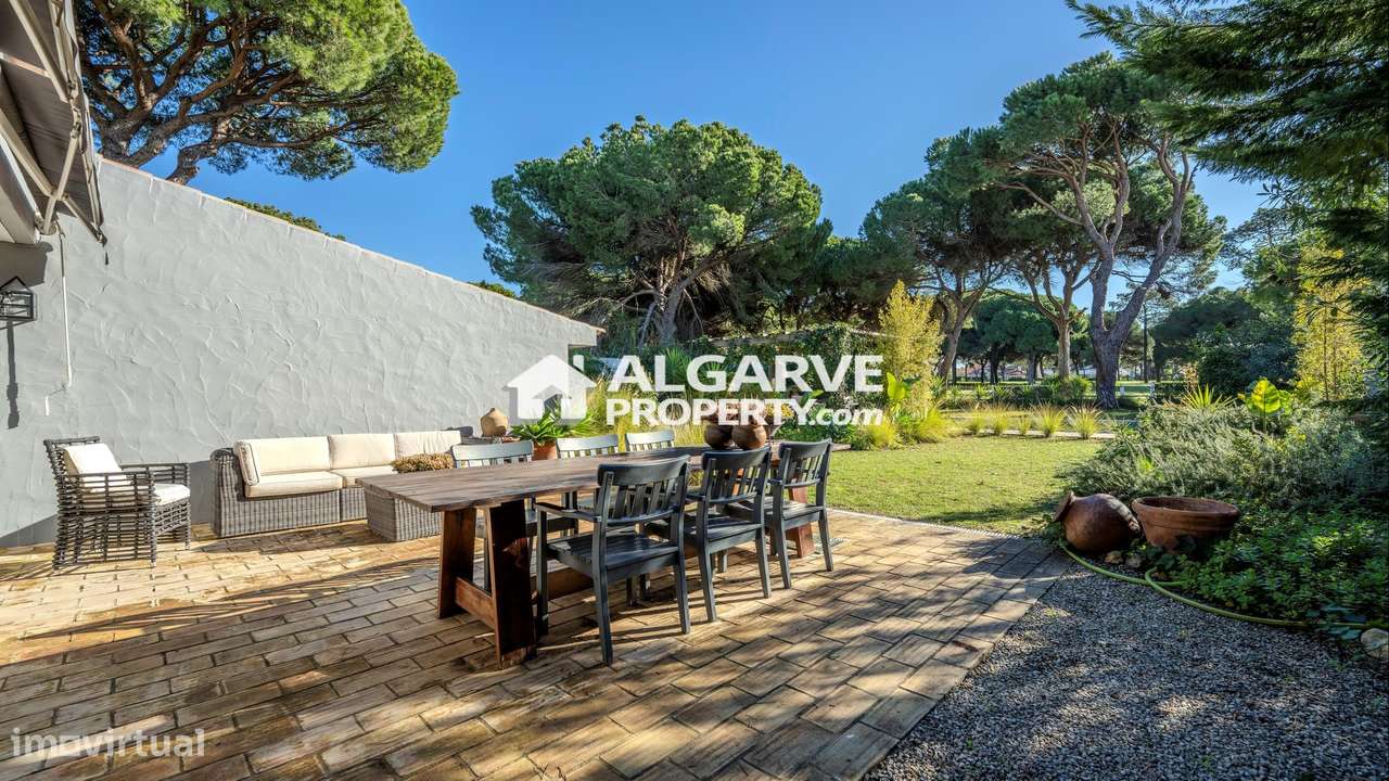 Charmosa moradia V4 com vista golfe em zona muito calma perto da Marin - Grande imagem: 5/46