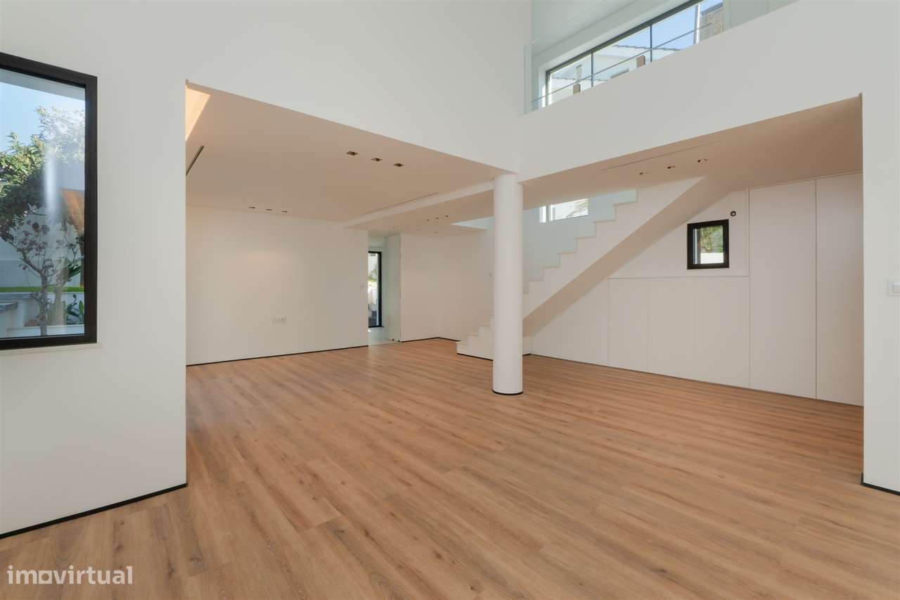 Moradia T4+1 Remodelada com Piscina no Livramento, em Cascais - Grande imagem: 4/25