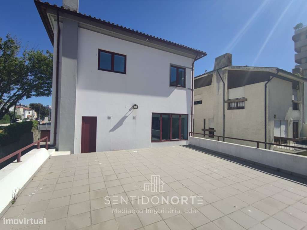 Moradia para serviços junto à Casa da Música - Grande imagem: 4/26