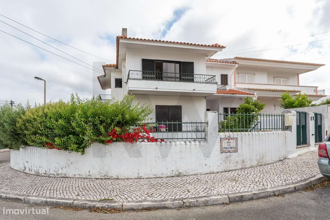 Andar de Moradia T2-48