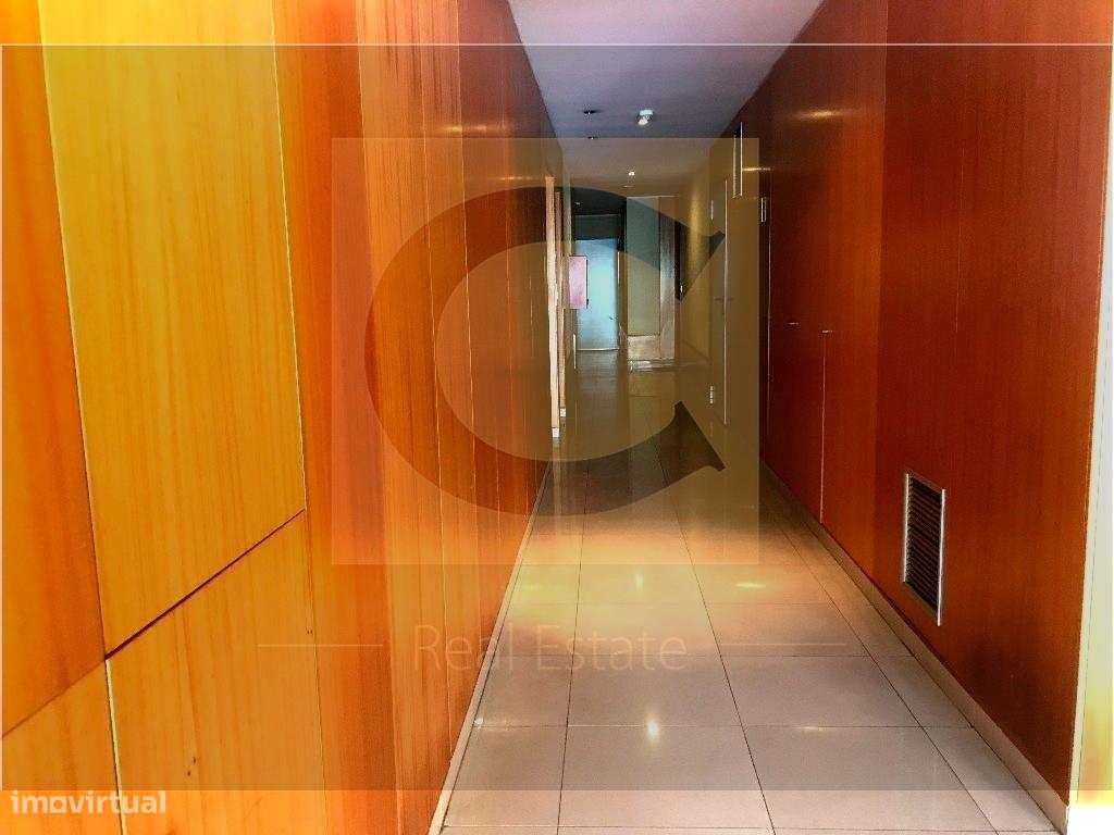 LUGAR DE GARAGEM - Edifício junto ao Pólo Universitário - Grande imagem: 4/4